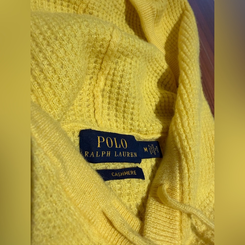 Polo Ralph Lauren Bright Yellow Hoodie
Women, M - Picture 5 of 8